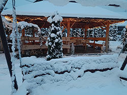 DOMKI NAD STRUMYKIEM - Domki całoroczne koło Soliny