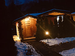 DOMKI NAD STRUMYKIEM - Domki całoroczne koło Soliny